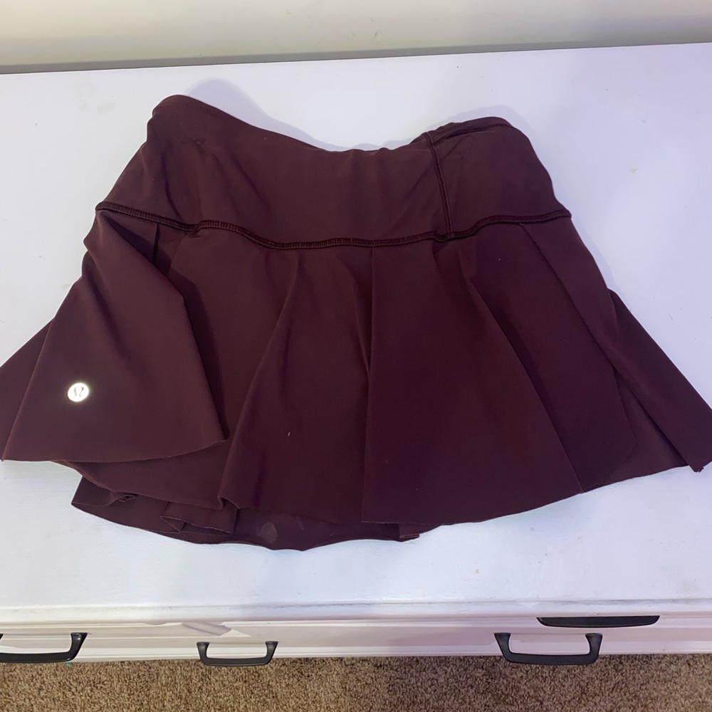 Maroon lululemon skirt (4)